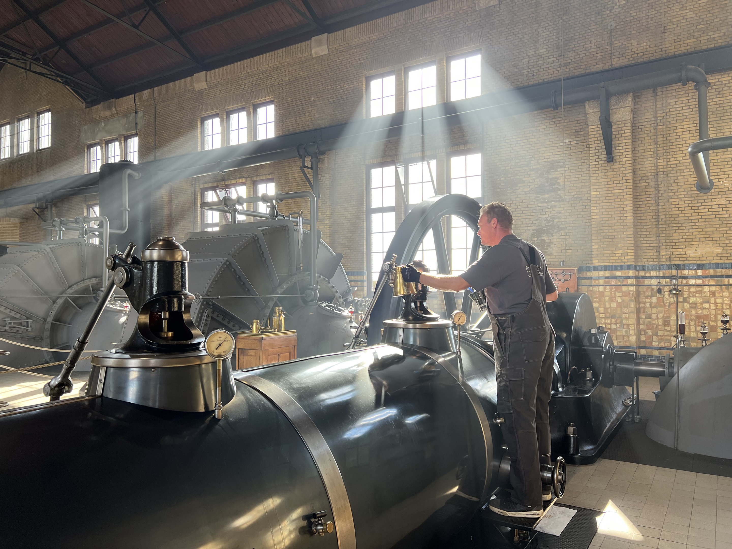 Woudagemaal tot zaterdagmiddag 30 november in actie