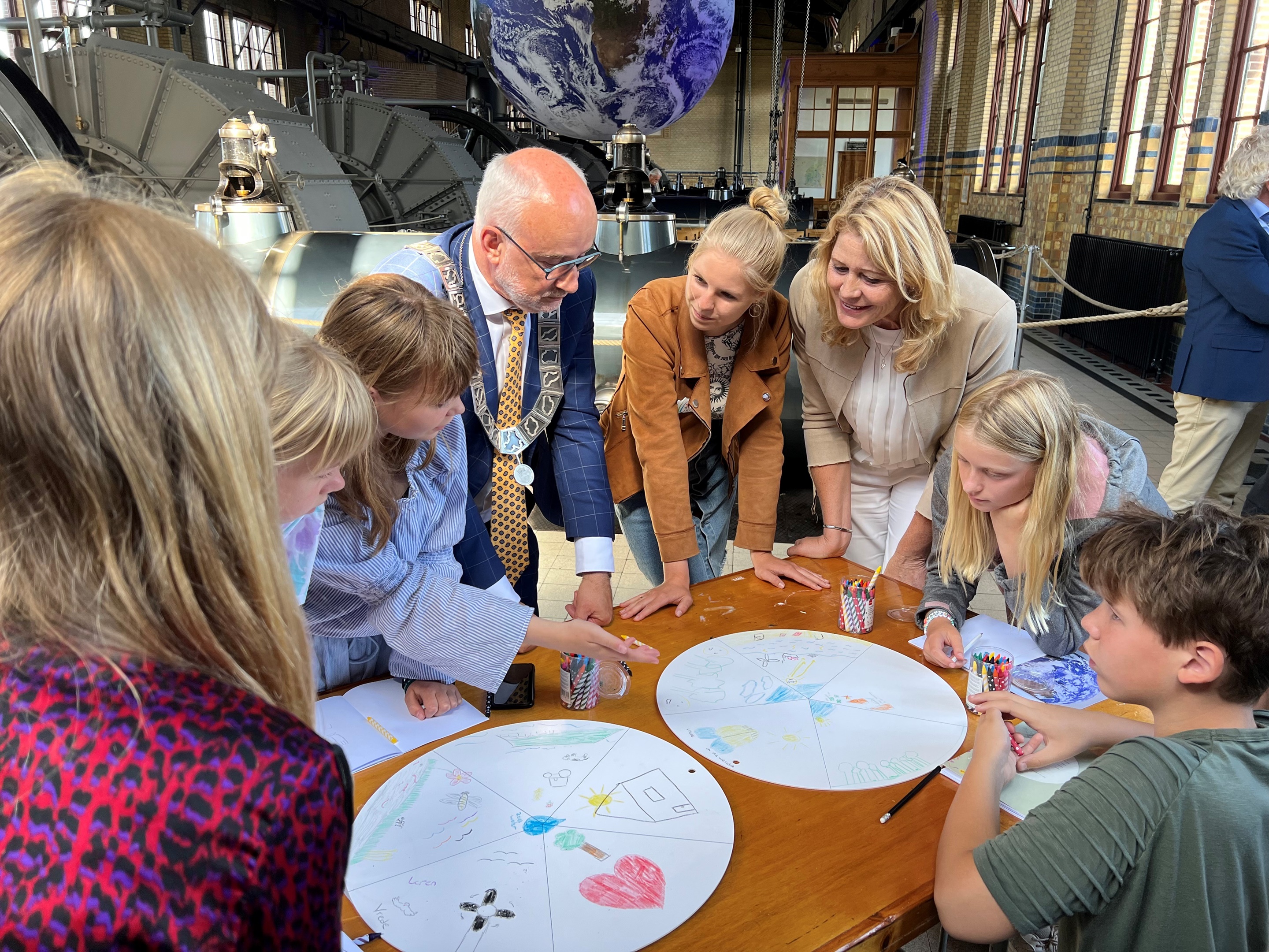 Leerlingen openen ‘Gaia in Woudagemaal’