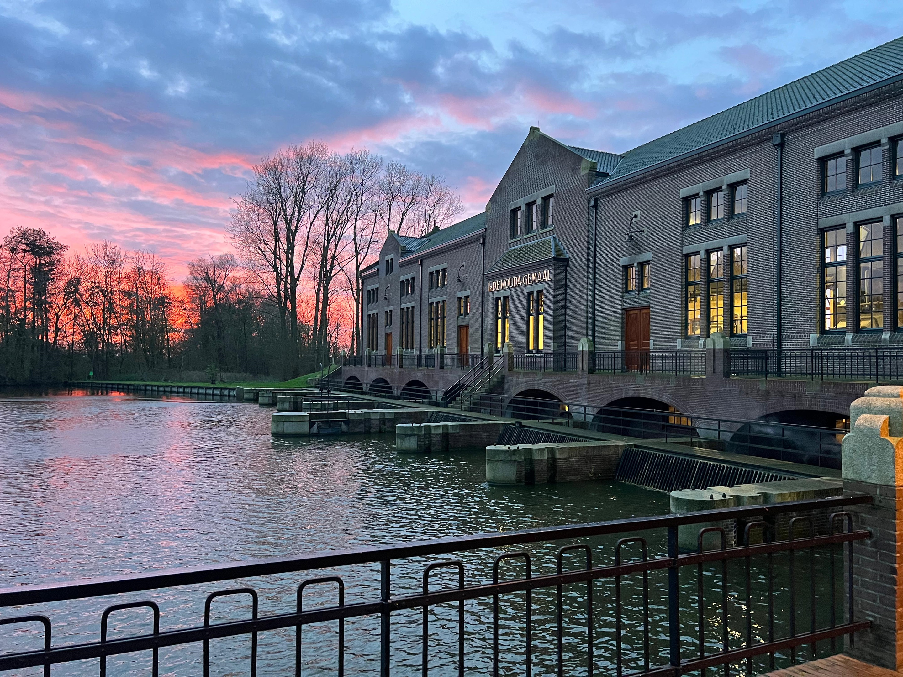 Woudagemaal blijft draaien om waterstand Friese boezem te verlagen